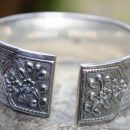 Bracelet en argent pour femme : le jonc, une valeur sûre !