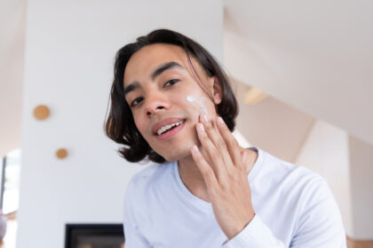 Peau masculine nécessitant des soins adaptés et spécifiques