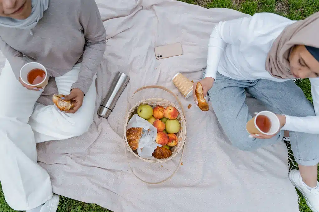 Préparez votre sortie en nature les essentiels pour un pique-nique parfait