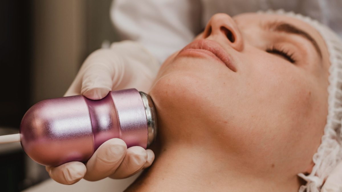 Les bienfaits de la radiofréquence fractionnée : rajeunissement sans chirurgie !