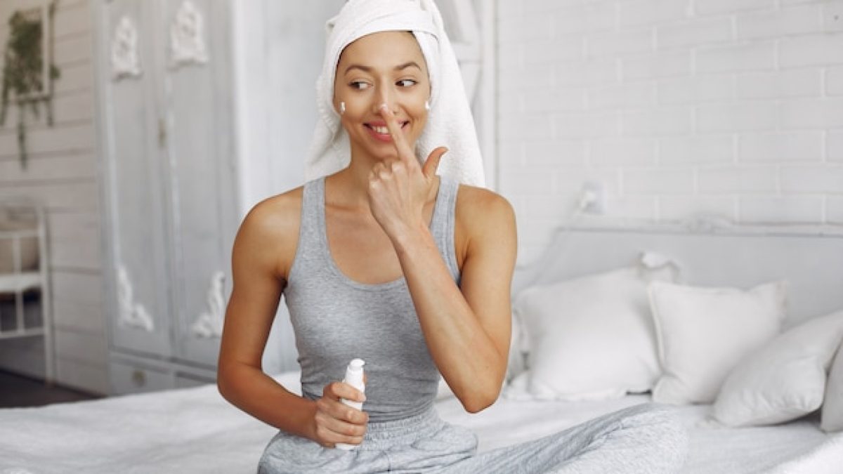 Peau sèche : les bienfaits des crèmes hydratantes et nourrissantes